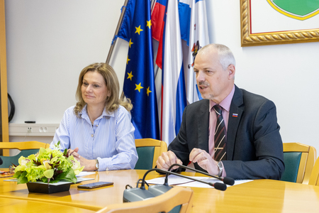 TISKOVNA KONFERENCA OBČINE PIVKA 6.5.2025 - Valter Leban-1244